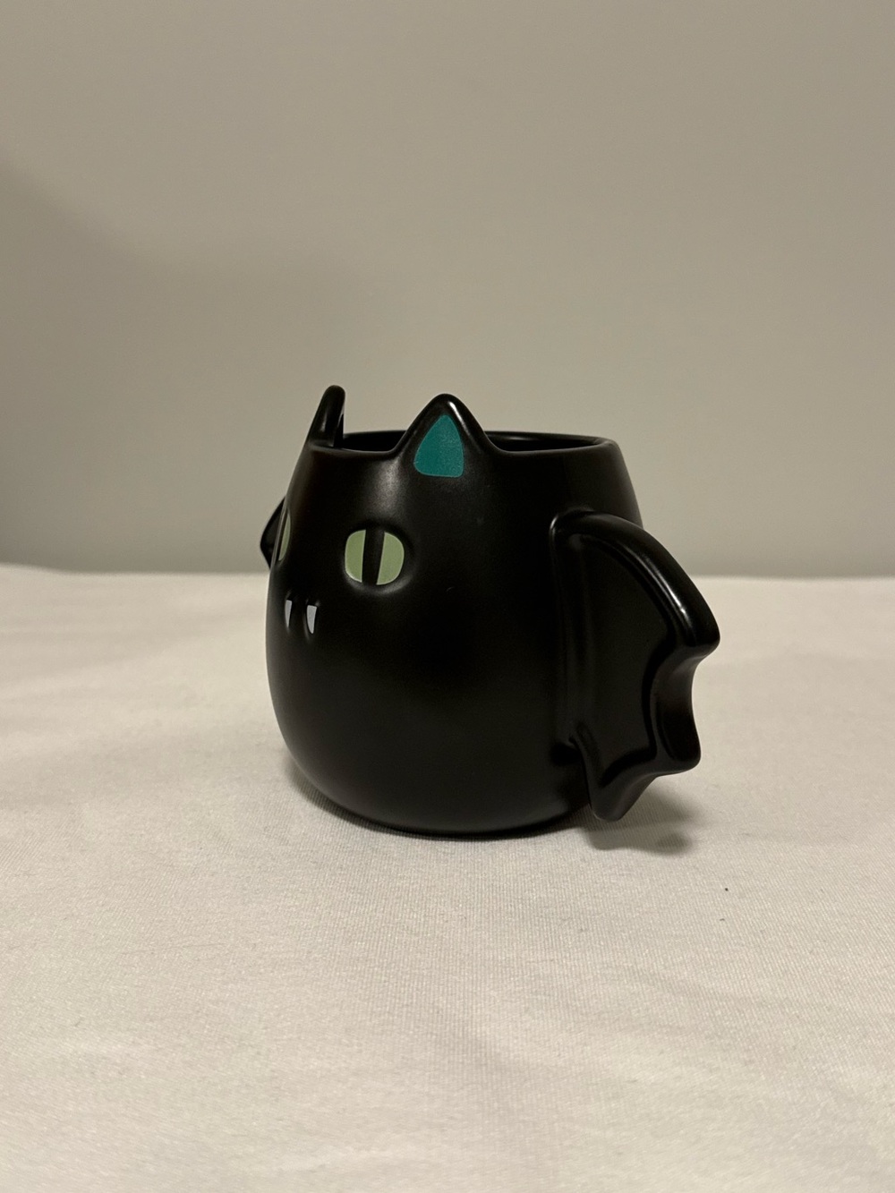 Hyde & EEK Black Bat Cat Figural Halloween Mug 15 oz - Picture 2 of 8